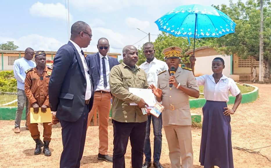 [Duékoué] Promotion du livre par le préfet de région Ibrahima Cissé, doublée de ses adieux à ses ex-administrés