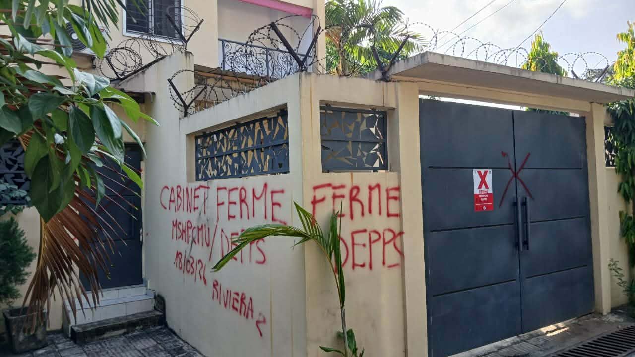 [Abidjan] Un faux chirurgien-dentiste démasqué, trois cliniques illégales fermées lors d’une opération de répression