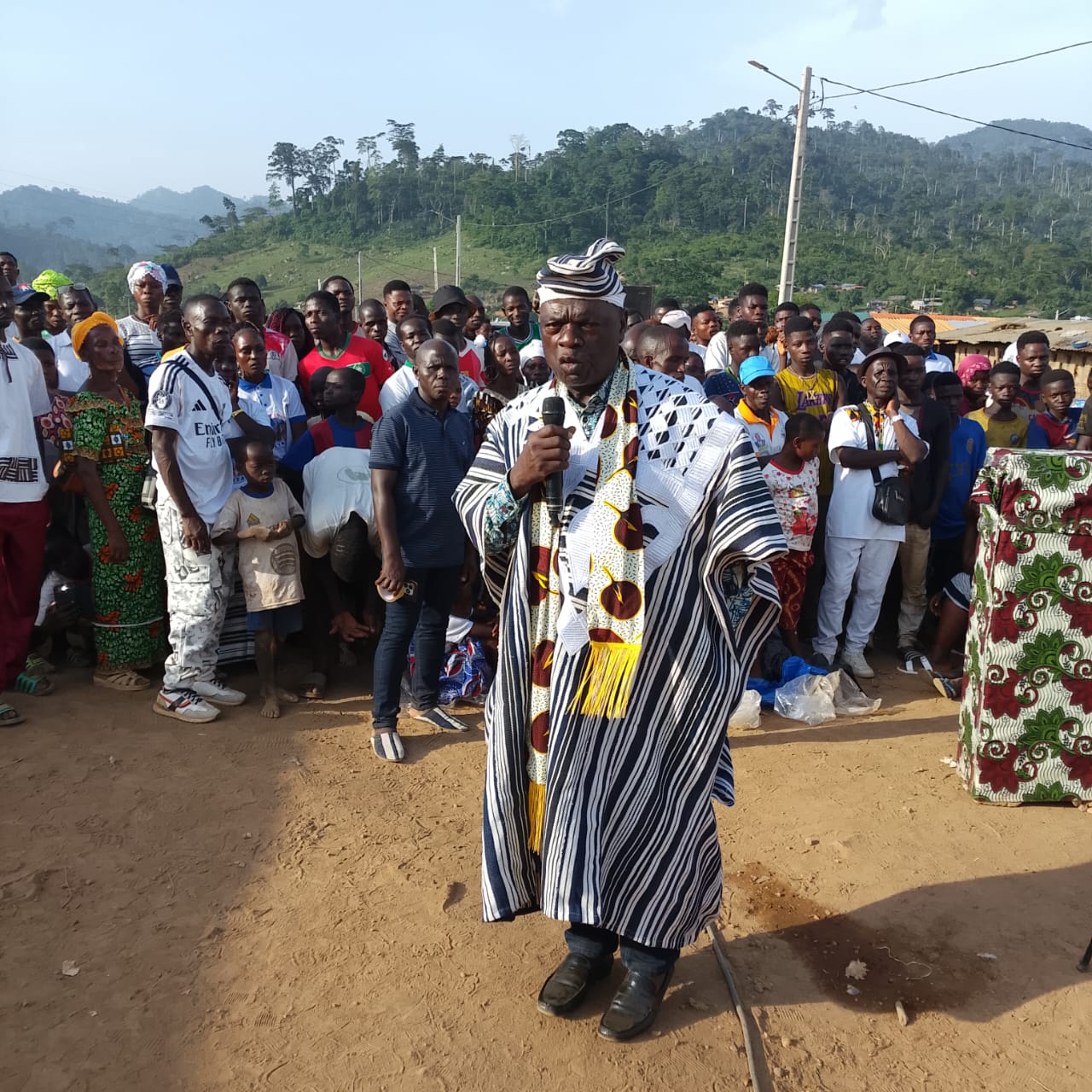 [Tonkpi] Woï Mela branche plusieurs localités de Biankouma au réseau électrique au nom du président du CRT