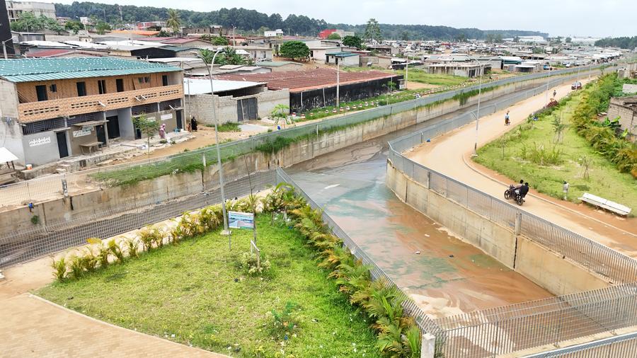 [Côte d’Ivoire] À Abobo, un chantier chinois améliore durablement la gestion des eaux et le cadre de vie