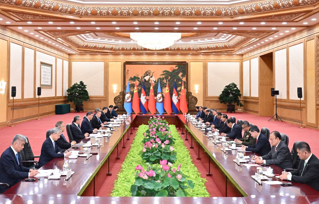 [Chine-Cambodge] Xi Jinping renforce le partenariat stratégique autour de l'initiative « Ceinture et Route »