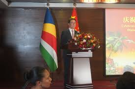 [50 ans de relations diplomatiques entre la Chine et les Seychelles]  Xi Jinping annonce une coopération renforcée avec Patrick Herminie
