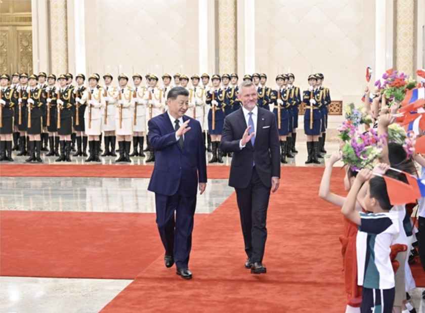 [Chine-UE] Xi Jinping appelle la Slovaquie à renforcer les relations entre Beijing et Bruxelles