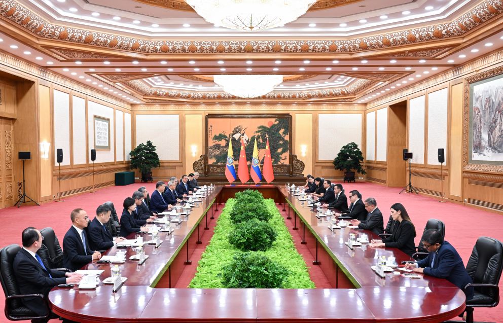 [Coopération Chine-Équateur] Xi Jinping appelle à accélérer les projets dans l’énergie, les infrastructures et le numérique