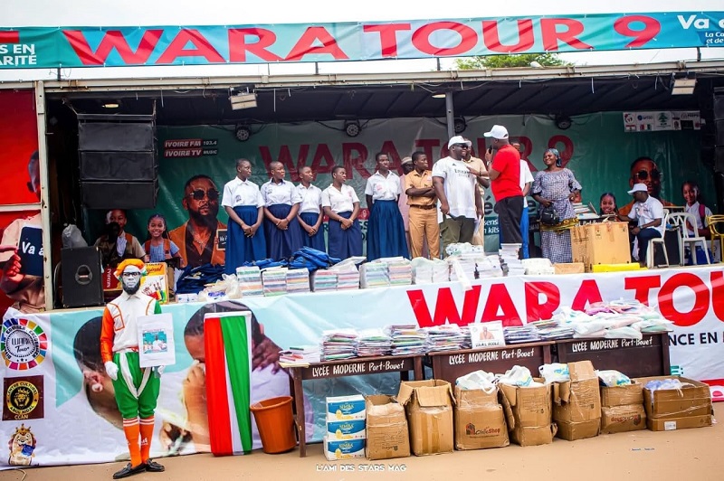 Wara Tour à Port-Bouet : Abou Nidal et Kedjevara Dj récompensent les meilleurs élèves du Lycée Moderne