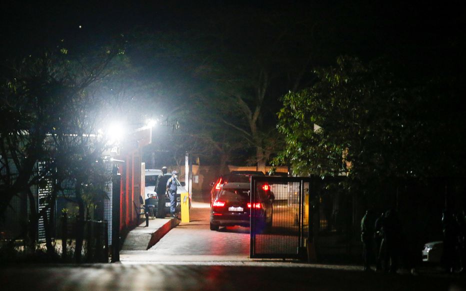 Un convoi, parti de la résidence de Jacob Zuma à Nkandla dans la nuit de mercredi à jeudi, a conduit l'ex-dirigeant sud-africain jusqu'à la prison d'Escourt. REUTERS/Rogan Ward 