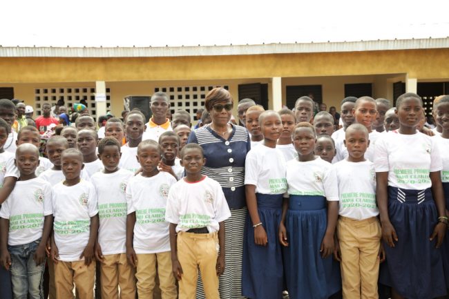 Clarisse Slaha Kayo Mahi, a parrainé la première promotion de sixième du Collège moderne de Goulaleu