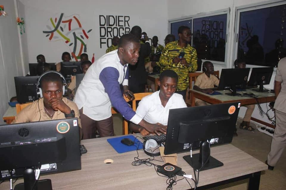 [N’douci] La Fondation Didier Drogba et son partenaire Ippon dotent 2 écoles de salles informatiques