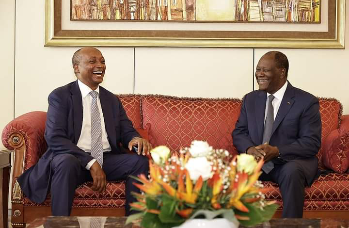 [Côte d’Ivoire CAN 23] S.E.M. Alassane Ouattara a reçu le le président de la CAF
