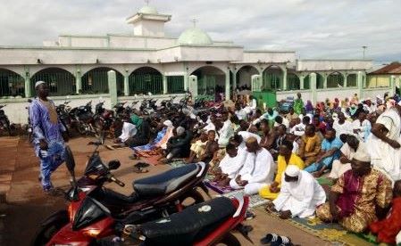 [Guiglo/Fête de Ramadan] La Communauté musulmane prie pour le gouvernement et la paix en Côte d’Ivoire