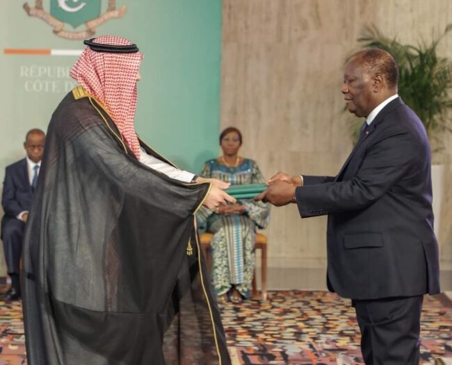 S.E.M. Saad Bin Bakheet Al-Qathami, le nouvel ambassadeur du Royaume d'Arabie saoudite en Côte d'Ivoire a présenté ses lettres de créances au Président Alassane Ouattara