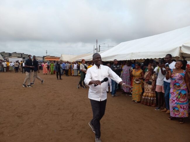 Adama Bictogo et Diallo Clotilde lors de la cérémonie de soutien de l'AFPCI