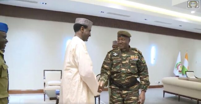 Niger, le nouveau Premier ministre Lamine Zeine est arrivé à Niamey